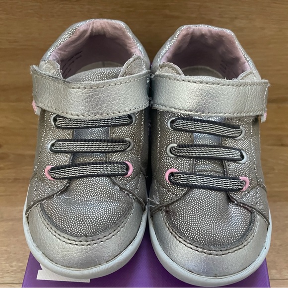 Pediped Dani silver shimmer sneakers in size EU22 - Picture 1 of 6